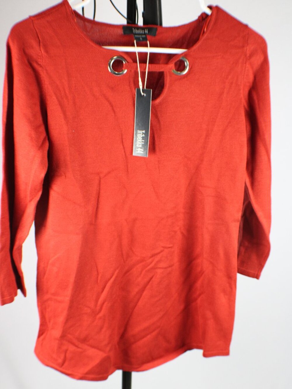 NWT Tribekka 44 Rust Red Grommet Keyhole Knit Top Size S